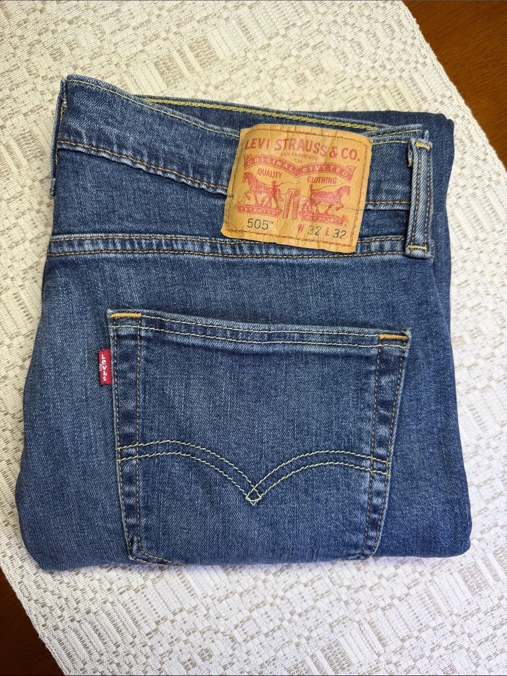 Men's Levi 505 Classic Blue Denim Jeans - Mid Wash